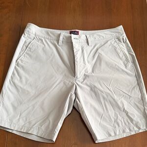 Light Gray UNTUCKit shorts